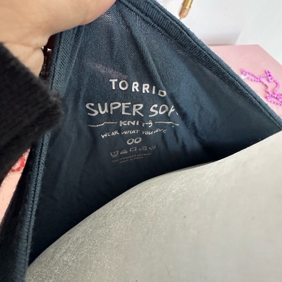 Torrid Top - Picture 4 of 4